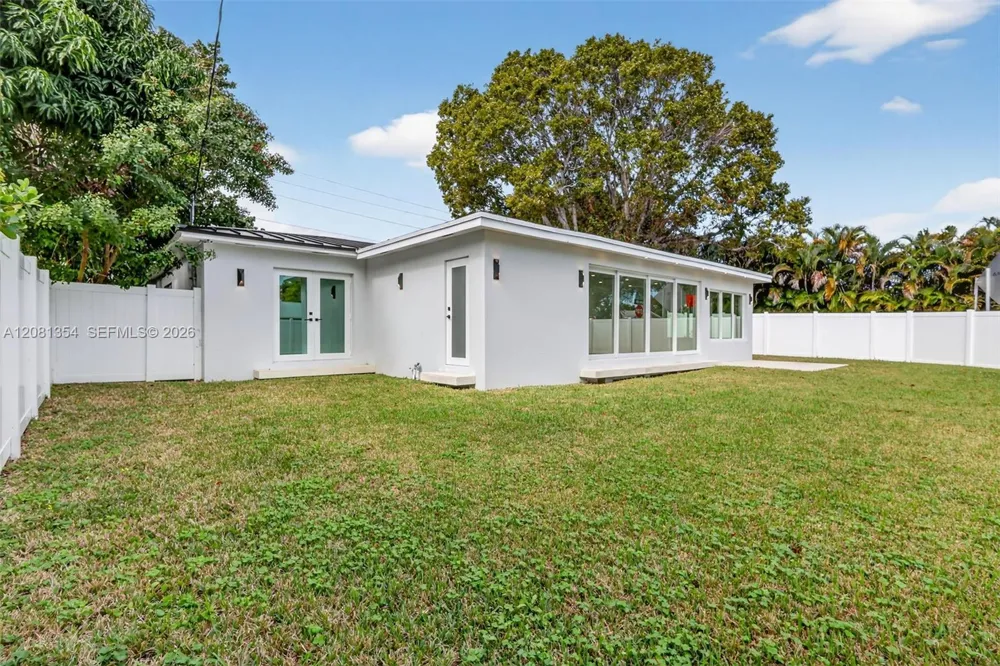 1917 Swinton Ave Delray Beach, FL 33444