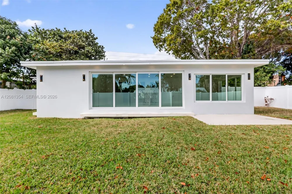 1917 Swinton Ave Delray Beach, FL 33444