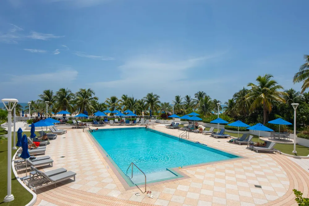 100 Lincoln Road #PH14 Miami Beach, FL 33139