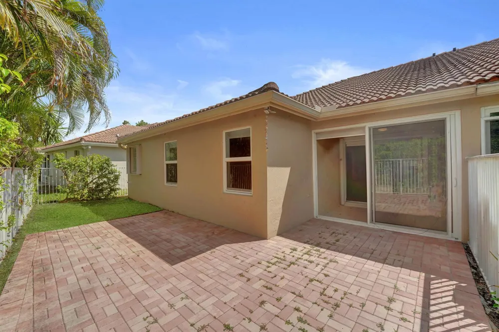 1969 ANDROMEDA LANE Weston, FL 33327