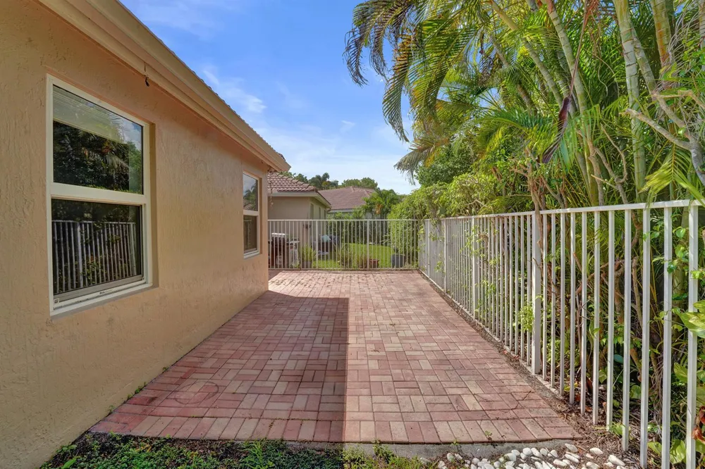 1969 ANDROMEDA LANE Weston, FL 33327