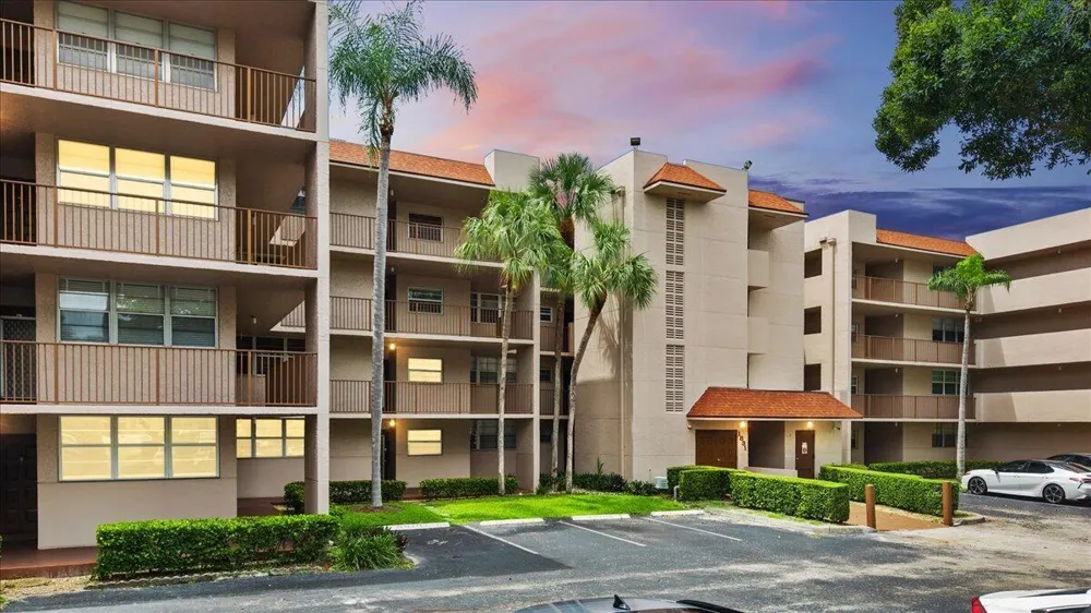 1831 Sabal Palm Drive #403 Davie, FL 33324