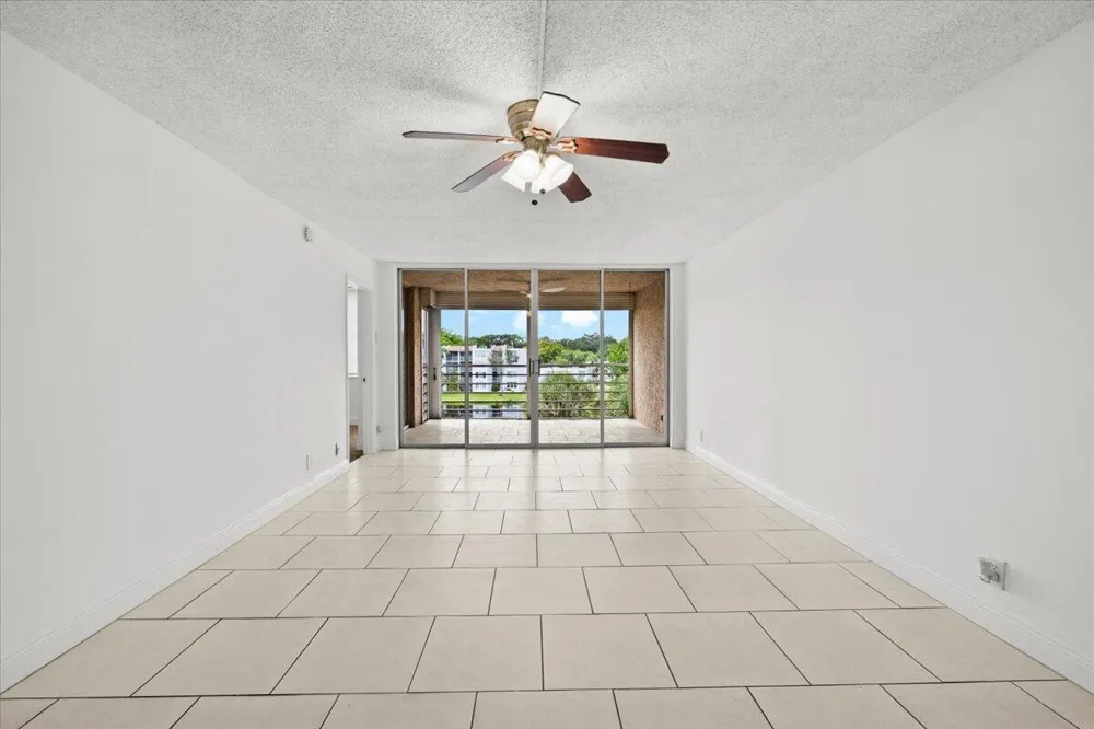 1831 Sabal Palm Drive #403 Davie, FL 33324