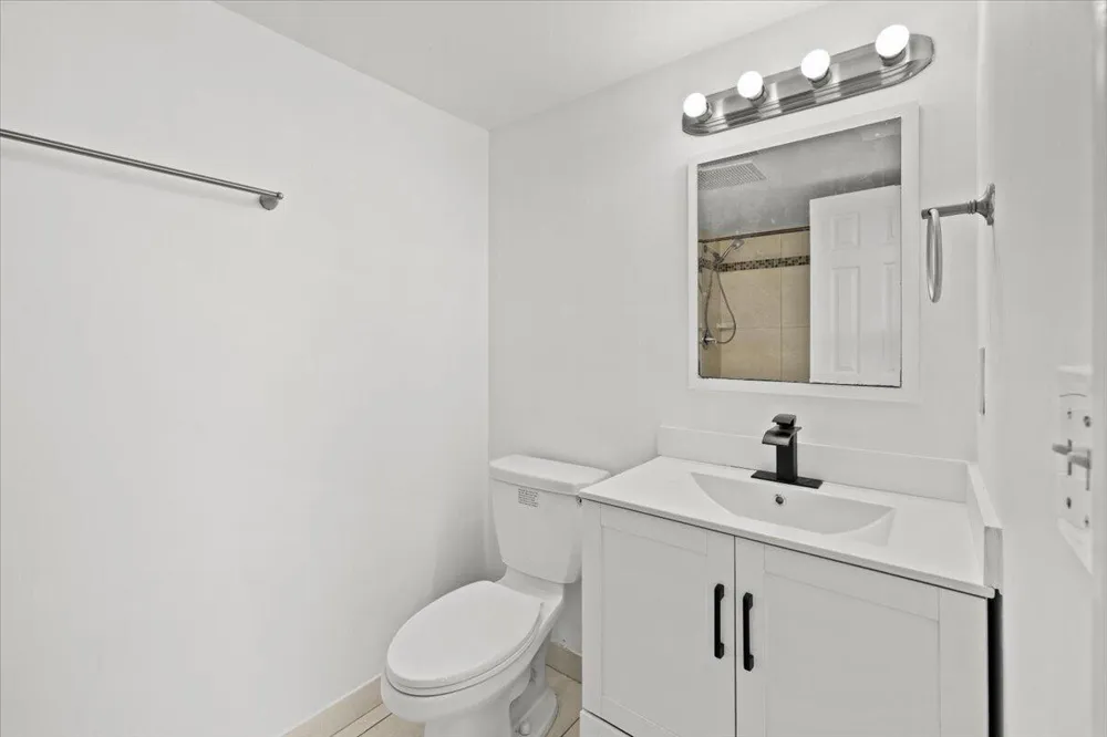 1831 Sabal Palm Drive #403 Davie, FL 33324