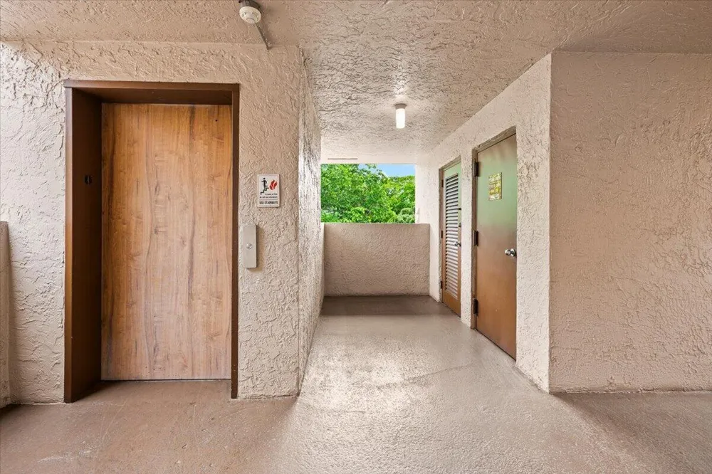 1831 Sabal Palm Drive #403 Davie, FL 33324