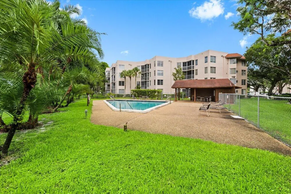 1831 Sabal Palm Drive #403 Davie, FL 33324