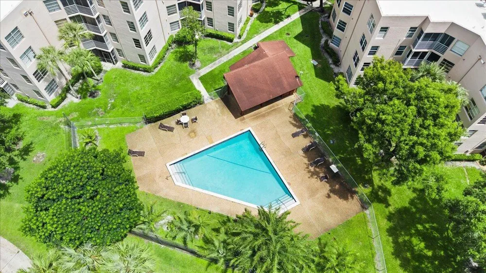 1831 Sabal Palm Drive #403 Davie, FL 33324