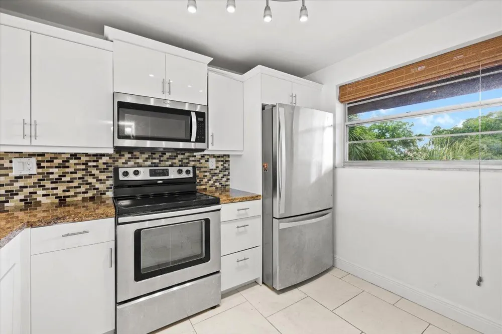 1831 Sabal Palm Drive #403 Davie, FL 33324