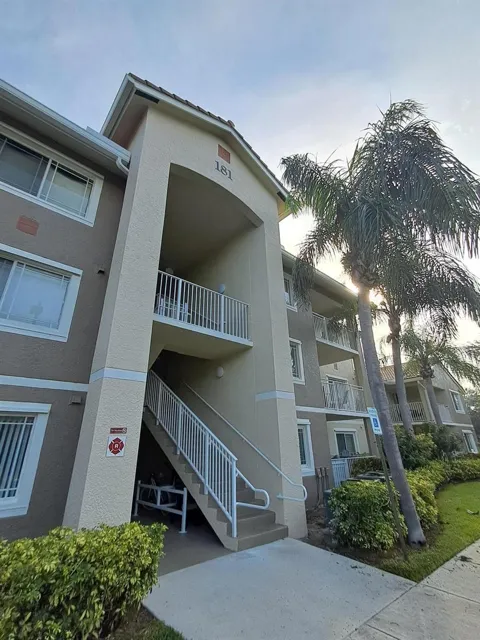 181 SW Palm Drive #204
