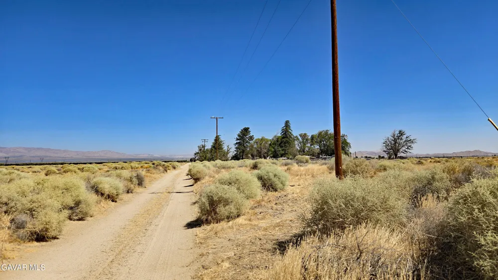 100th St West & Ave A8 Lancaster, CA 93536