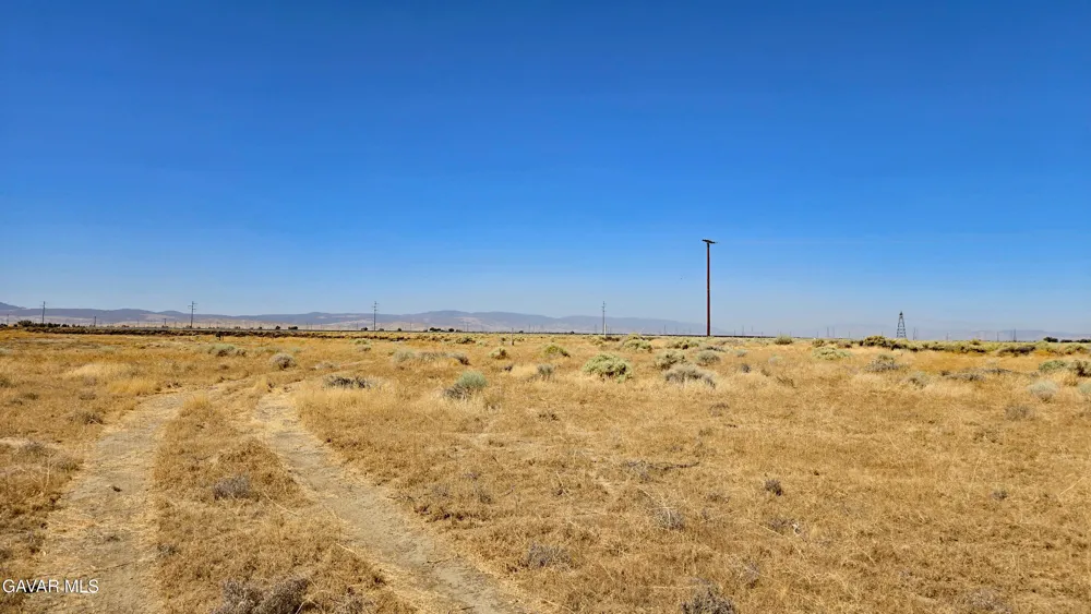 100th St West & Ave A8 Lancaster, CA 93536