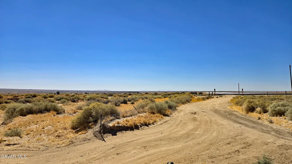 Cholla Rd Cantil, CA 93519
