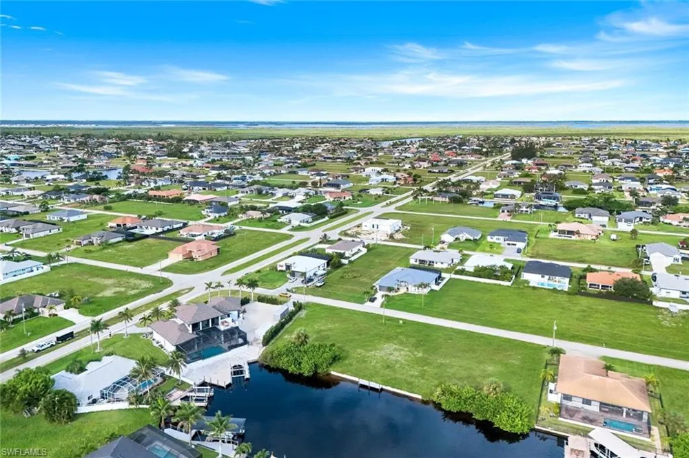 1207 NW 35TH AVENUE Cape Coral, FL 33993