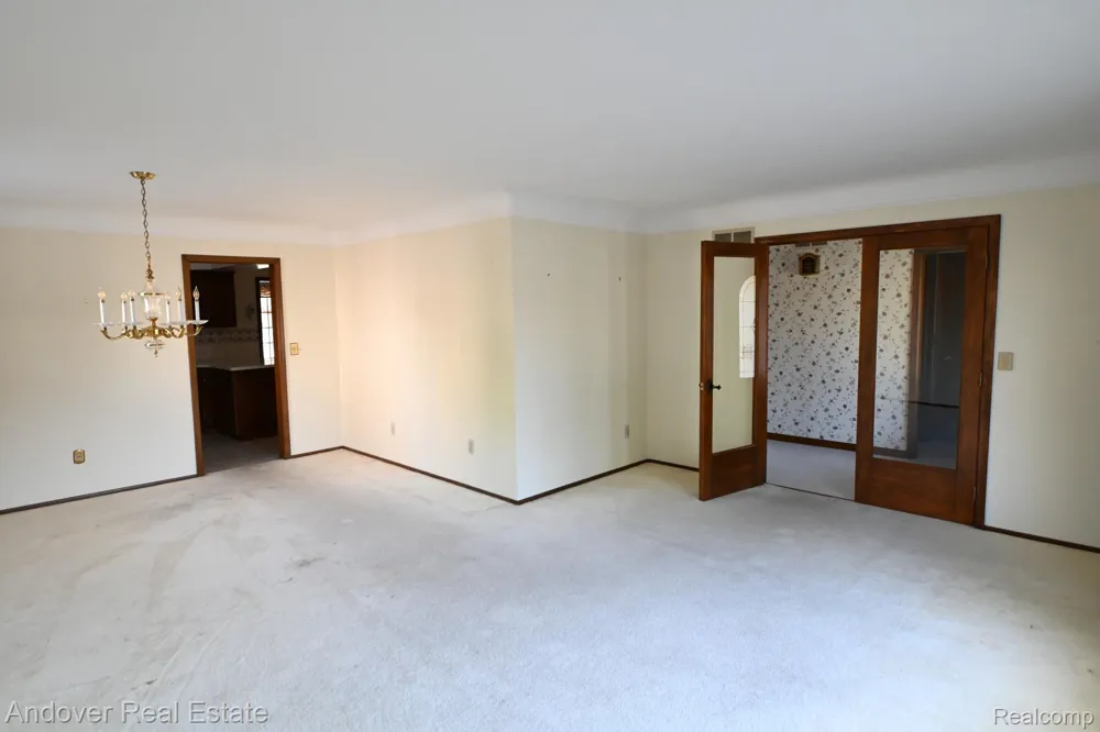 26722 Cecile Street Dearborn Heights City, MI 48127