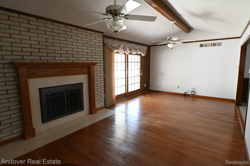 26722 Cecile Street Dearborn Heights City, MI 48127