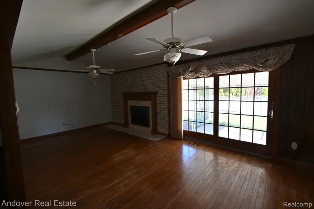 26722 Cecile Street Dearborn Heights City, MI 48127