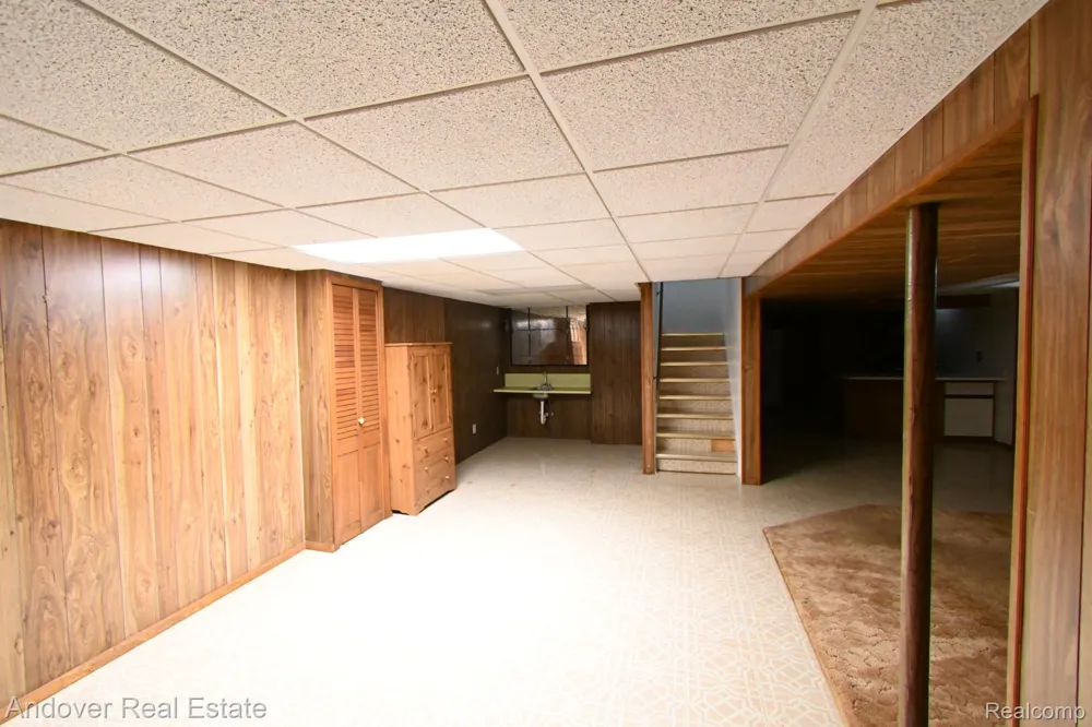 26722 Cecile Street Dearborn Heights City, MI 48127