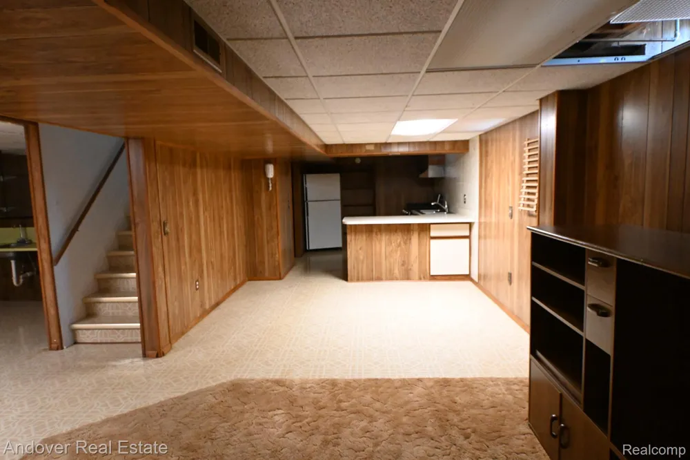 26722 Cecile Street Dearborn Heights City, MI 48127