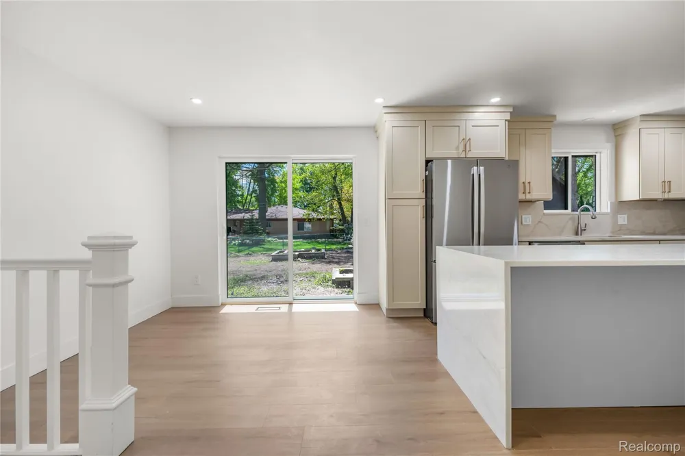 6742 Canterbury Court Shelby Charter Township, MI 48316