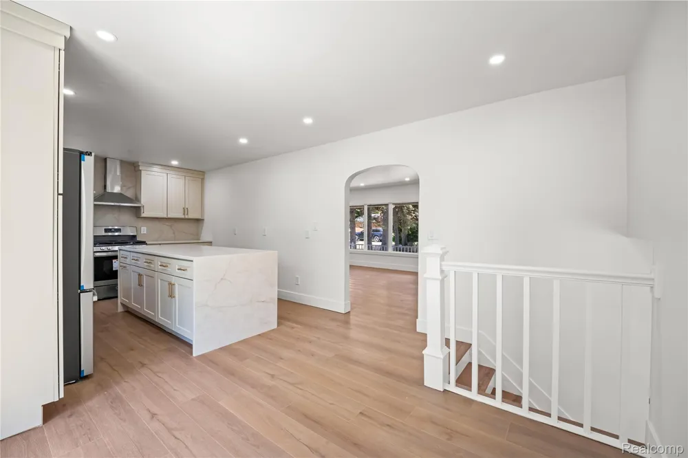6742 Canterbury Court Shelby Charter Township, MI 48316
