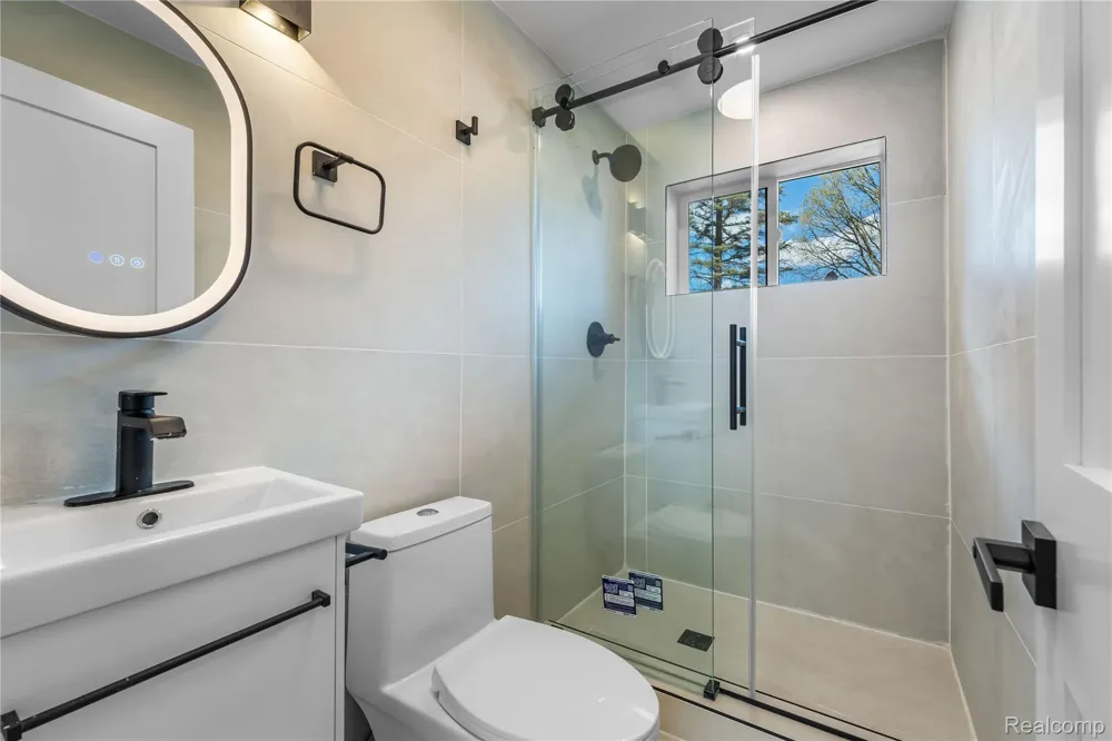 6742 Canterbury Court Shelby Charter Township, MI 48316