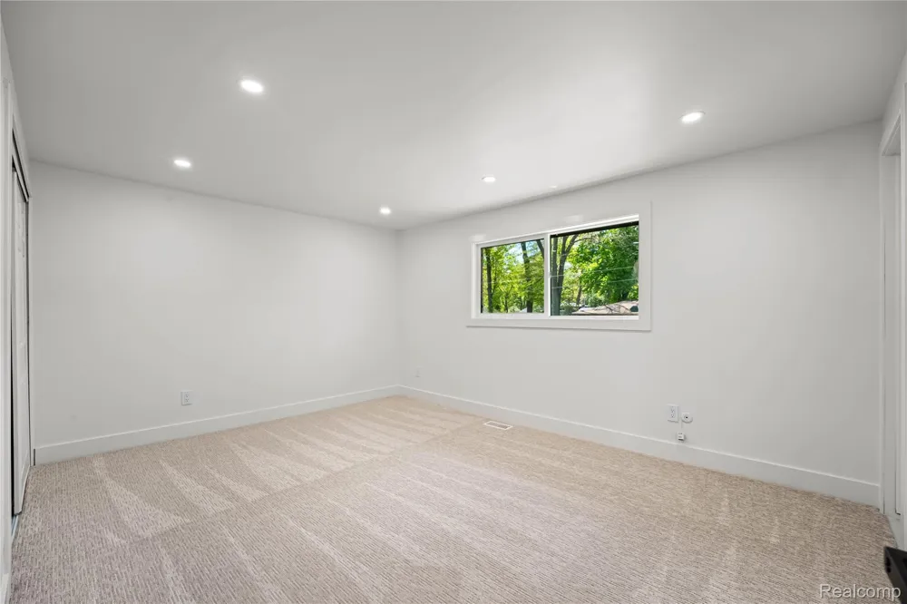 6742 Canterbury Court Shelby Charter Township, MI 48316