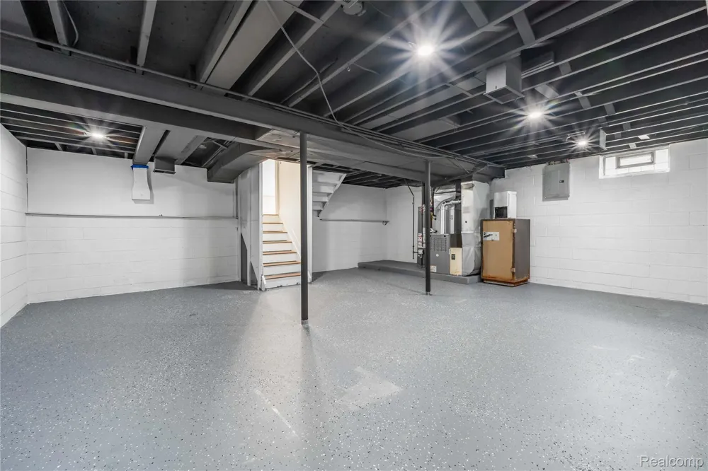 6742 Canterbury Court Shelby Charter Township, MI 48316