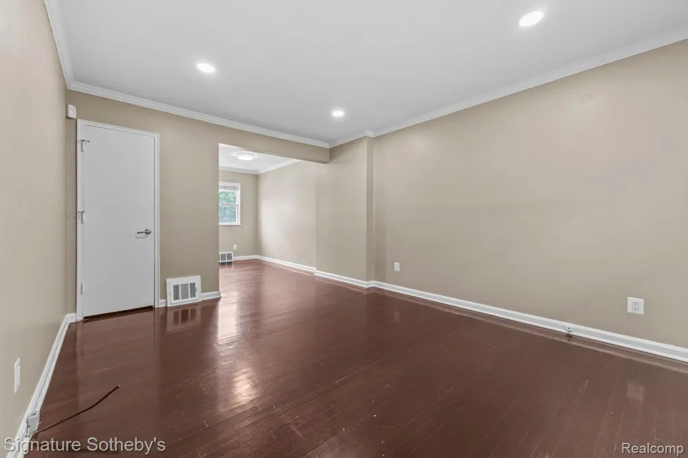 3222 Coolidge Highway Royal Oak City, MI 48073