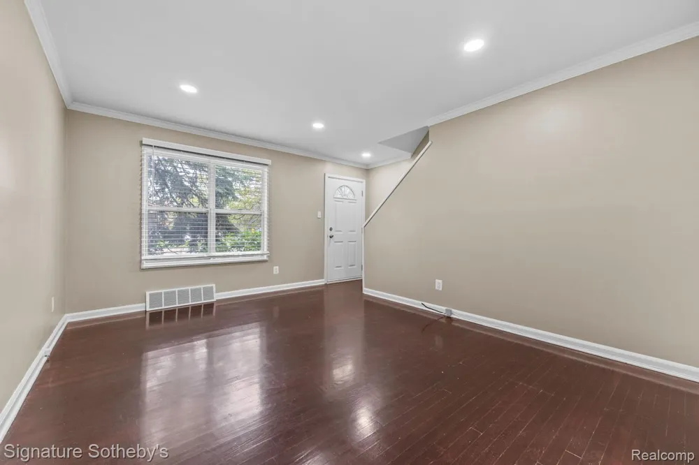 3222 Coolidge Highway Royal Oak City, MI 48073