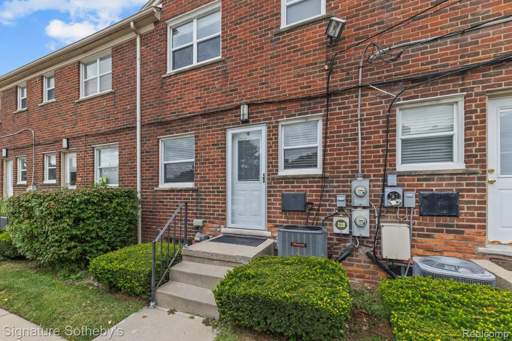 3222 Coolidge Highway Royal Oak City, MI 48073