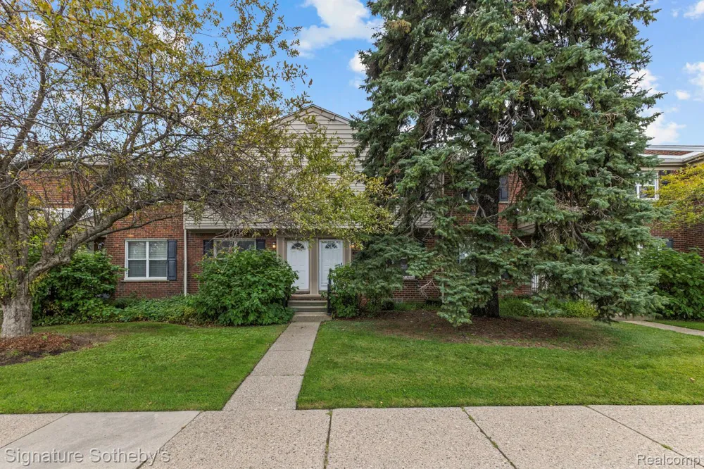 3222 Coolidge Highway Royal Oak City, MI 48073