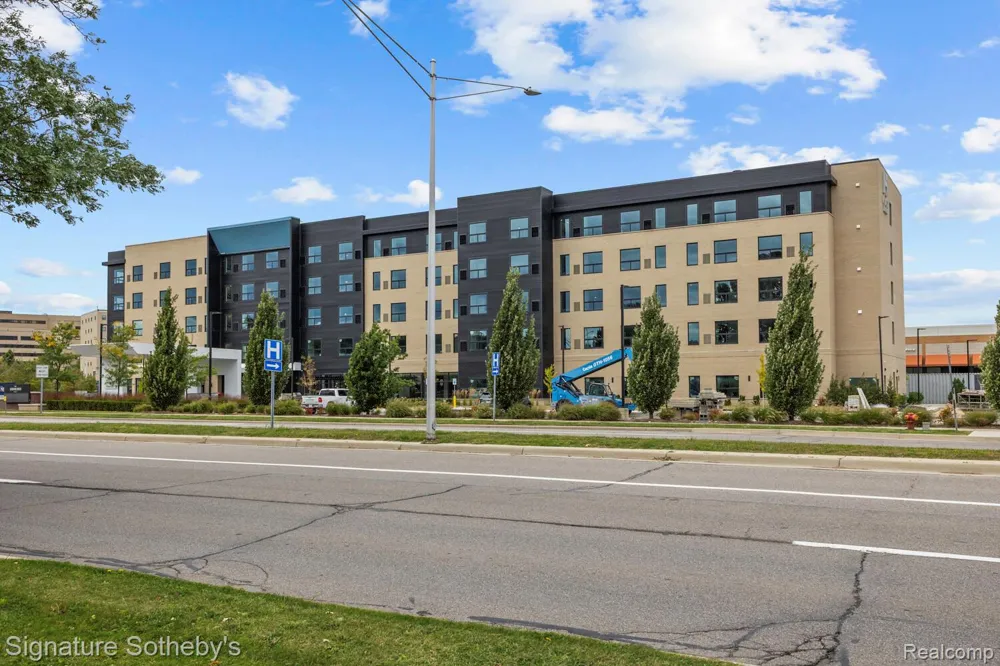 3222 Coolidge Highway Royal Oak City, MI 48073