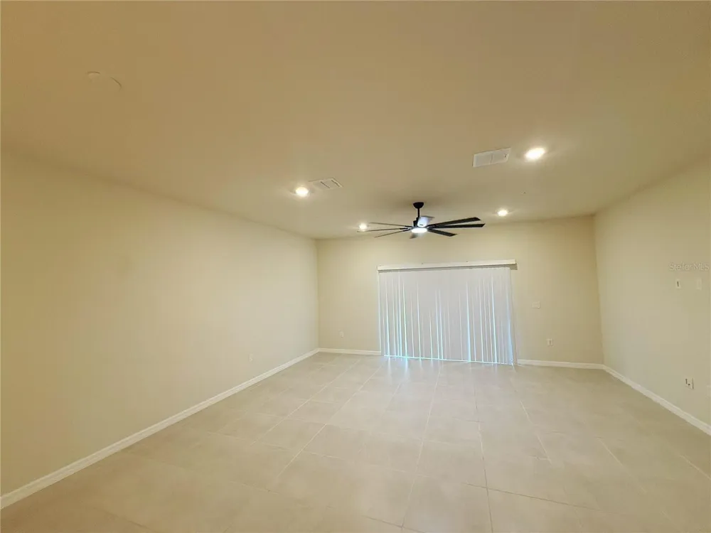 393 MEADOWLAND POINT Oviedo, FL 32765