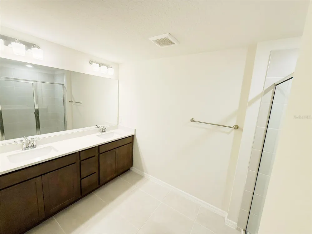 393 MEADOWLAND POINT Oviedo, FL 32765