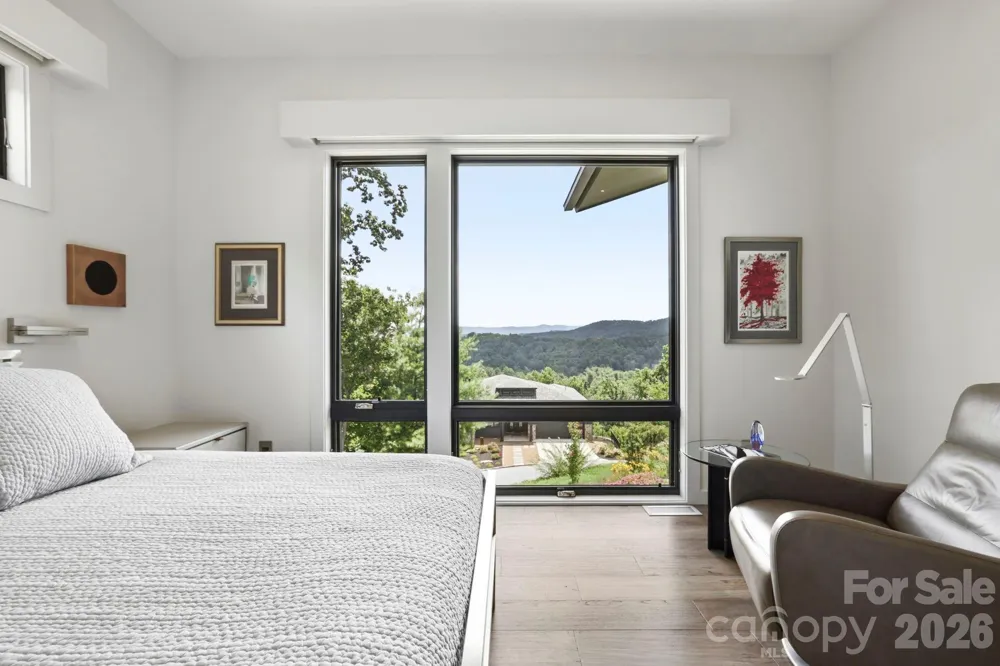 232 Curtain Bluff Hendersonville, NC 28791