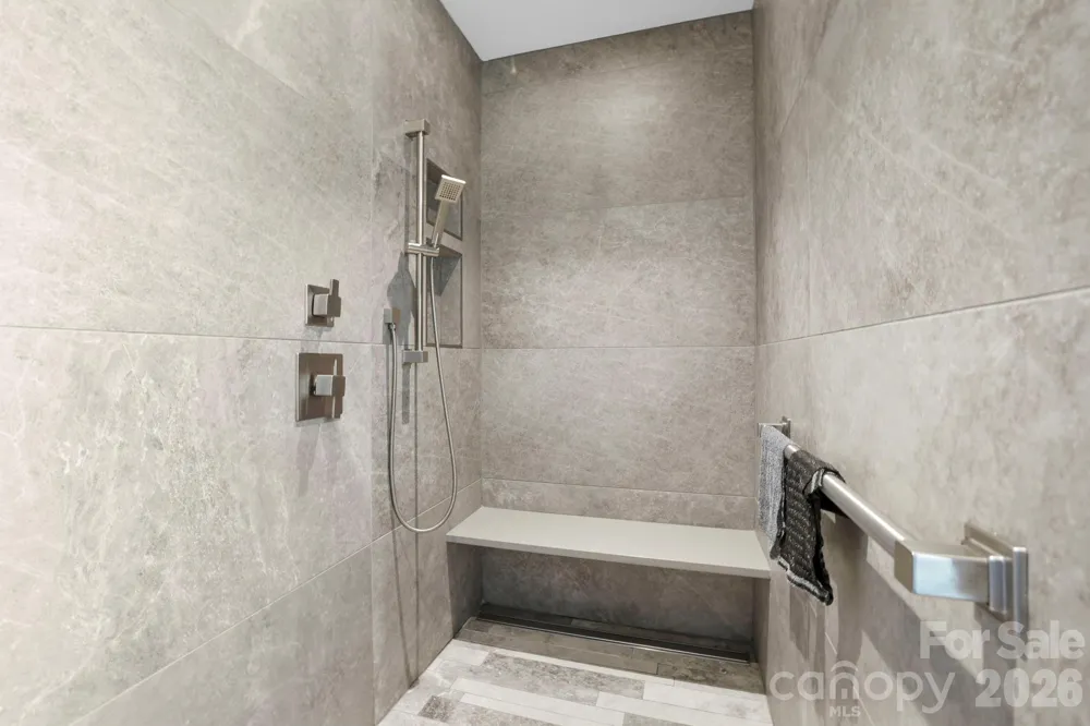 232 Curtain Bluff Hendersonville, NC 28791