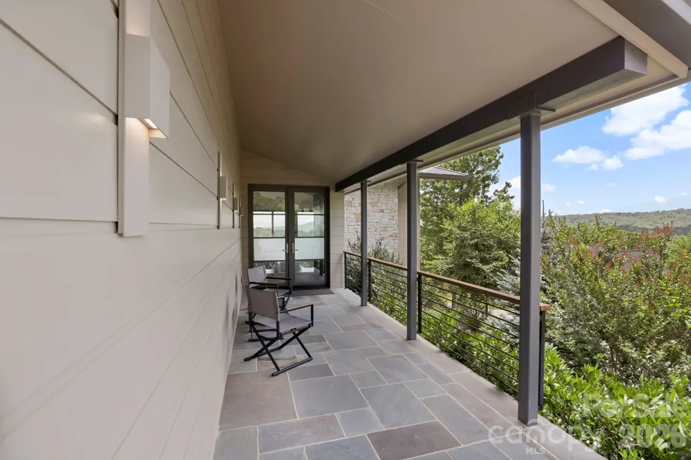 232 Curtain Bluff Hendersonville, NC 28791