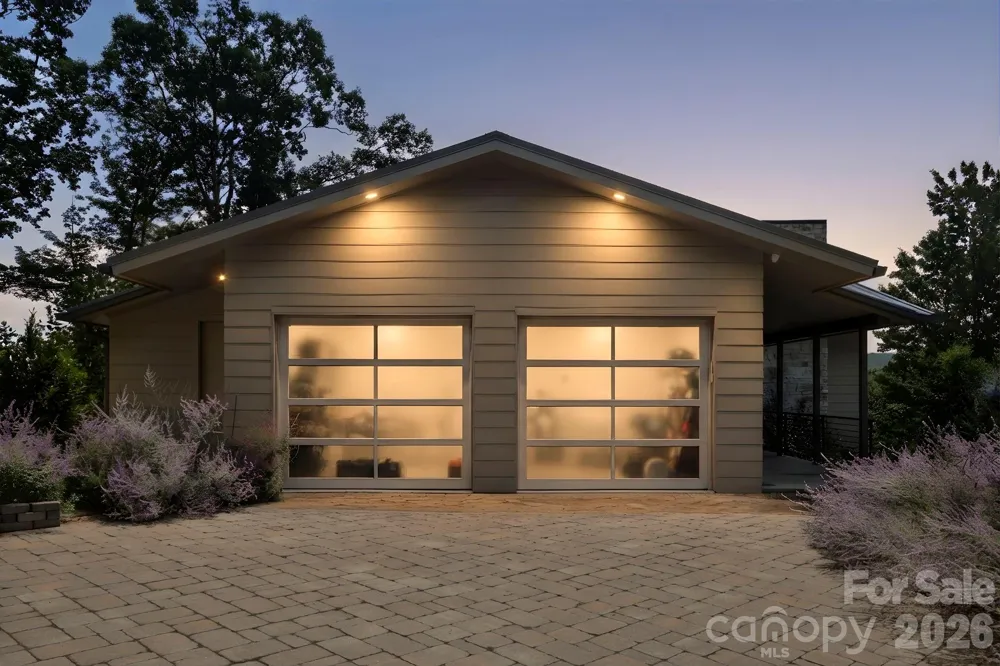 232 Curtain Bluff Hendersonville, NC 28791