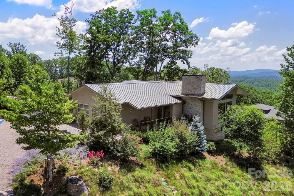 232 Curtain Bluff Hendersonville, NC 28791