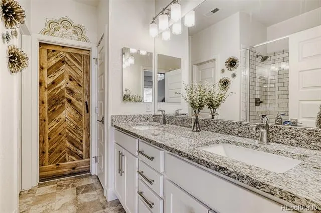 19562 E Sunset Circle Centennial, CO 80015