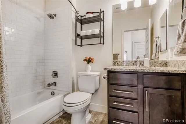 19562 E Sunset Circle Centennial, CO 80015