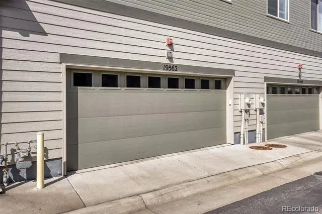 19562 E Sunset Circle Centennial, CO 80015