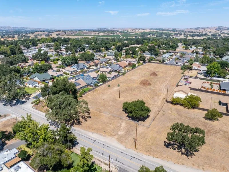 1375 El Camino Real Atascadero, CA 93422