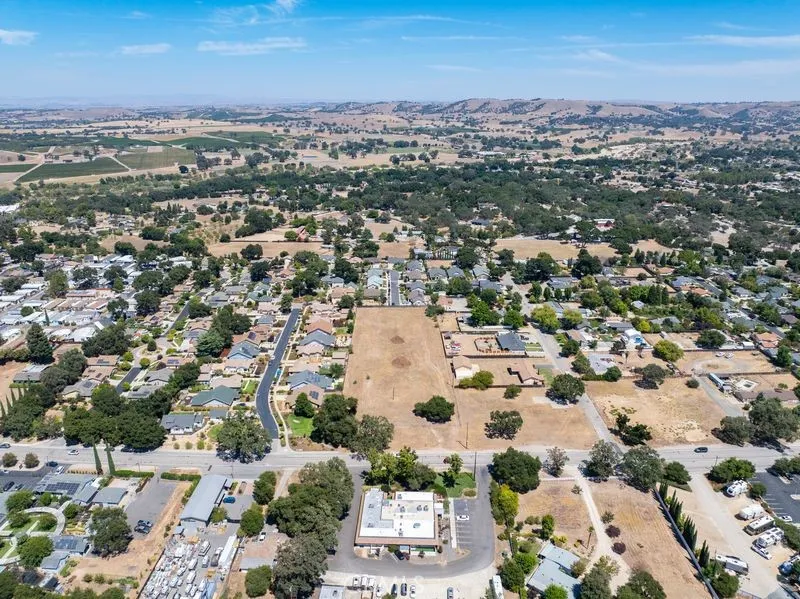 1375 El Camino Real Atascadero, CA 93422
