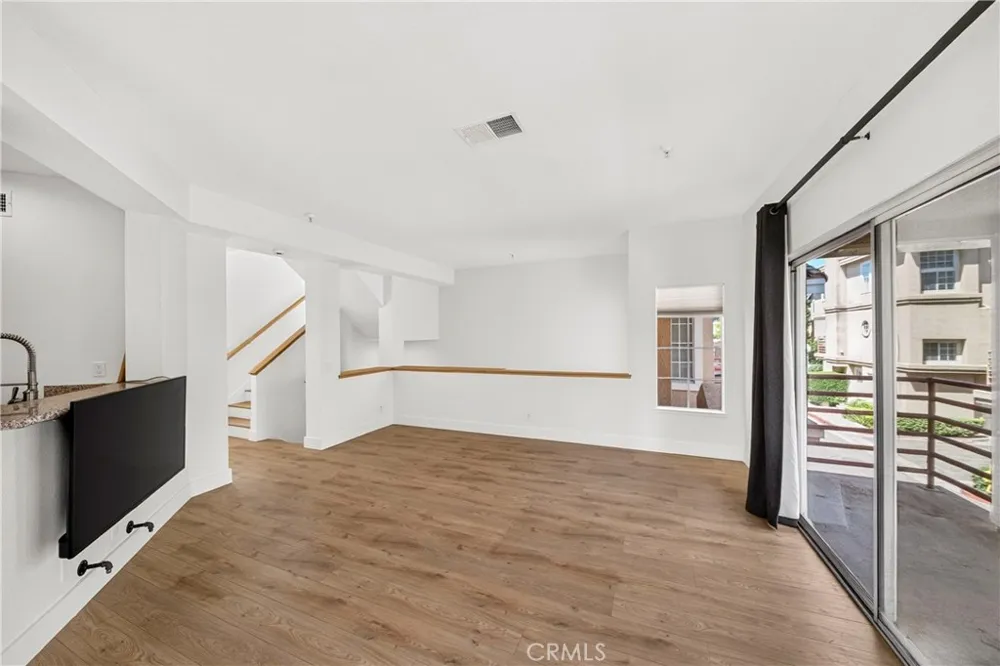 14099 Lemoli Hawthorne, CA 90250