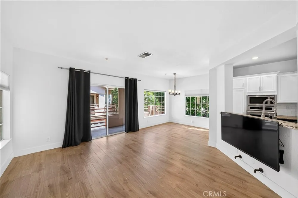14099 Lemoli Hawthorne, CA 90250