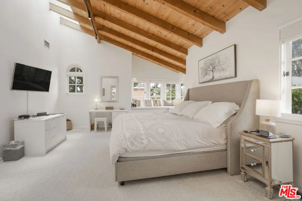 2330 Midvale Avenue Los Angeles, CA 90064