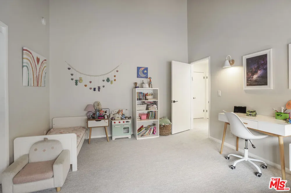 2330 Midvale Avenue Los Angeles, CA 90064