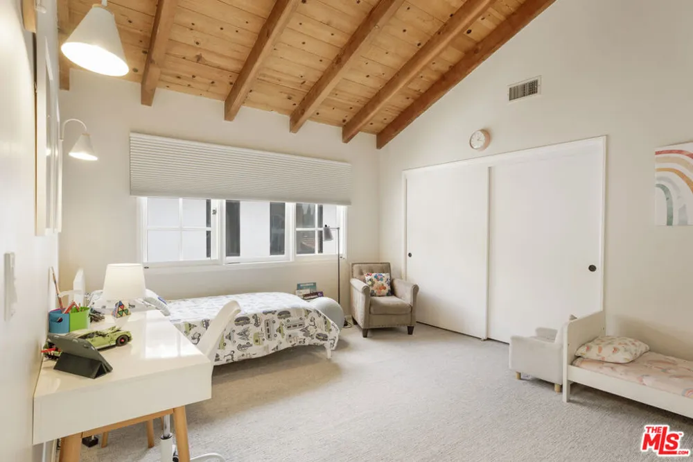 2330 Midvale Avenue Los Angeles, CA 90064