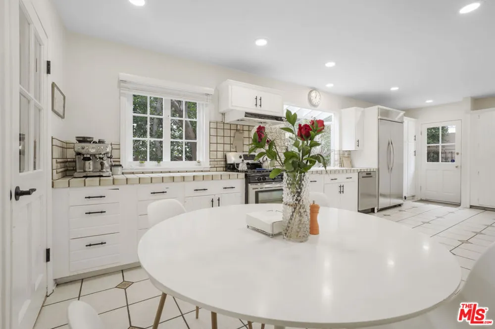 2330 Midvale Avenue Los Angeles, CA 90064